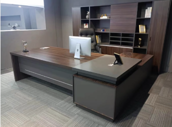 Smooth Executive Desk From Man - Office Furniture Manufacturers review and price