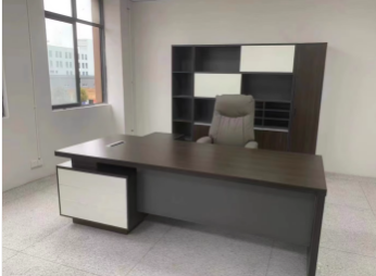 Smooth Executive Desk From Man - Office Furniture Manufacturers review and price